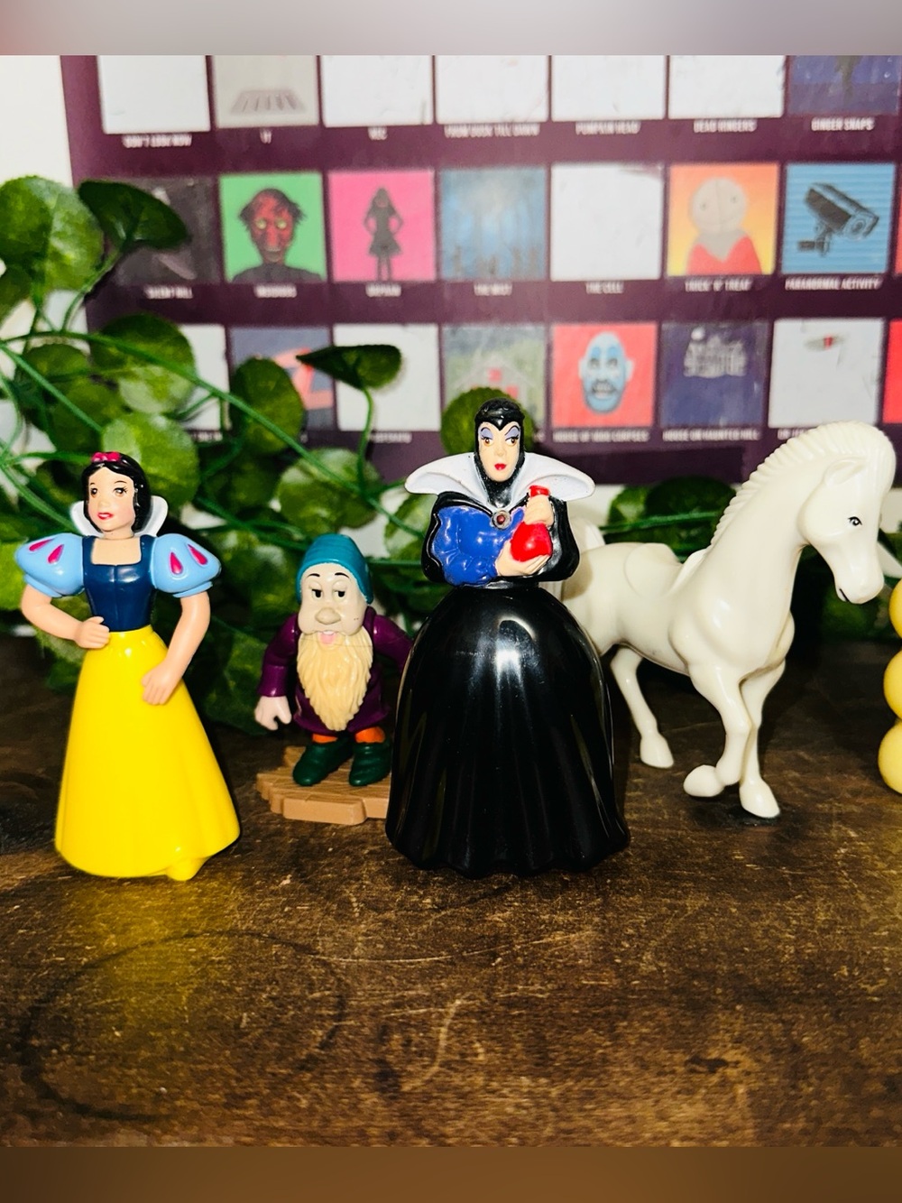 Vintage Disney Snow White Figurine Toy Figure Bundle